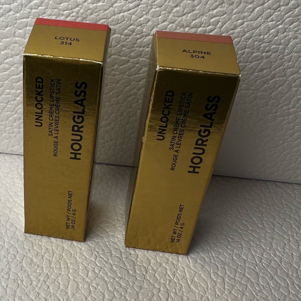 🆕 HOURGLASS Unlocked Satin Crème Lipstick in 314 Lotus (deep neutral rose) NIB - Picture 9 of 9